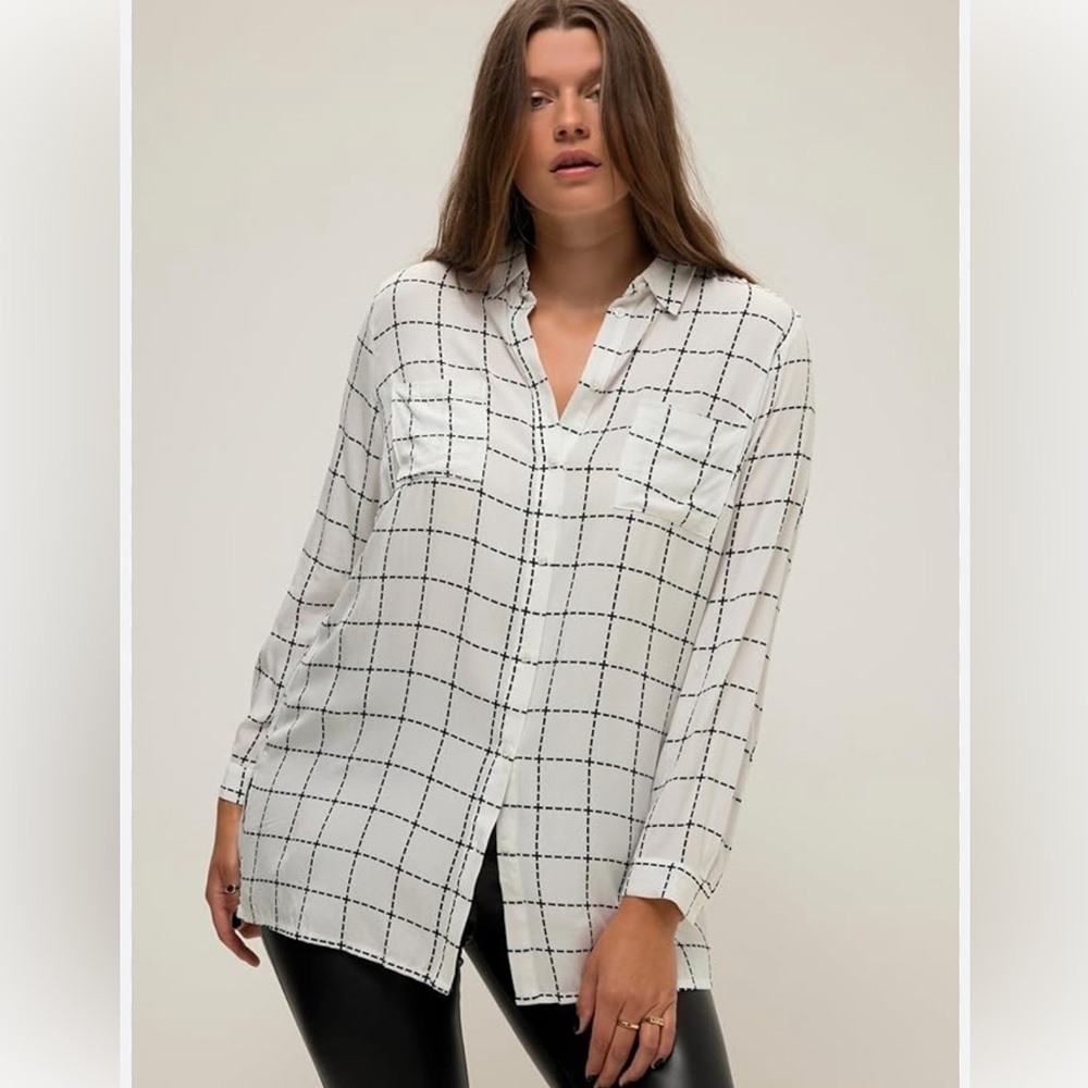Who what wear blouse square print white pocket size L